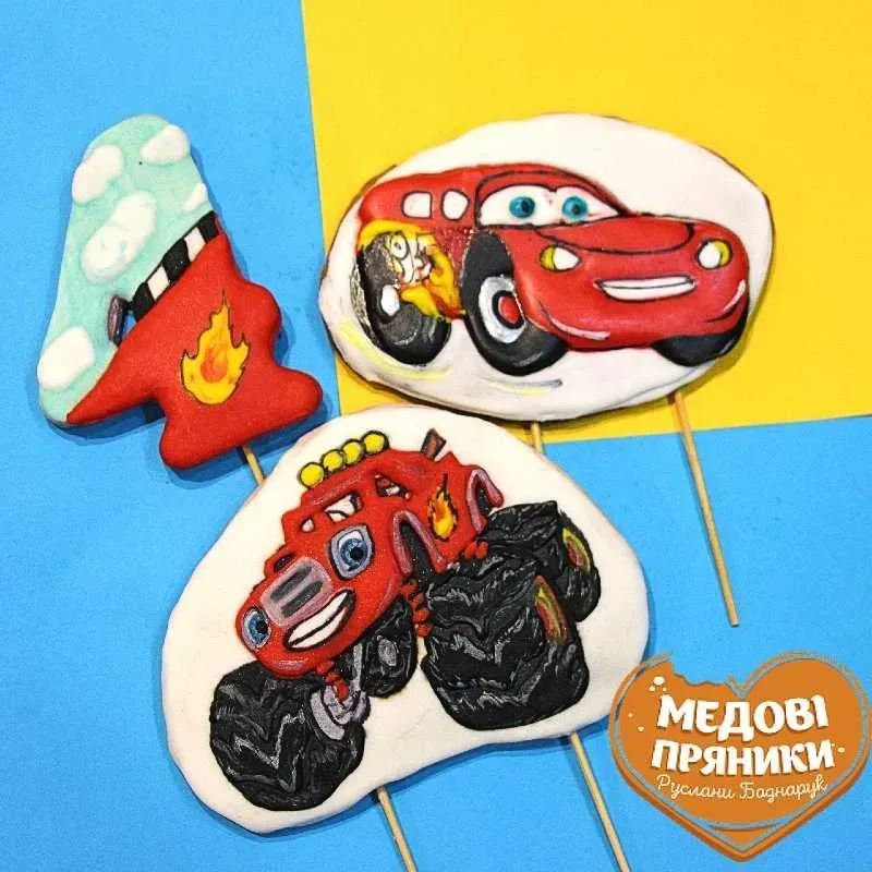 ▷РАСПИСНЫЕ МЕДОВЫЕ Пряники набор машины "Маквин Вспыш"⭐ТОППЕРЫ НА ТОРТ | Medyanik