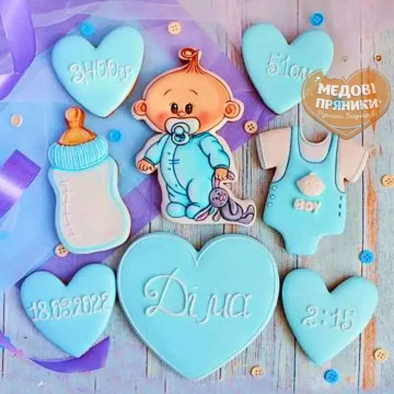 8 пряників для хлопчика: малюк з зайчиком
