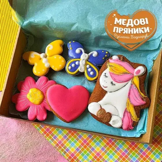 ▷ПРЯНИКИ, МЕДОВІ,ІМБИРНІ ,КУПИТИ НАБІР ДЛЯ  ДІВЧИНКИ "Ніжний Єдиноріг"| Medyanik