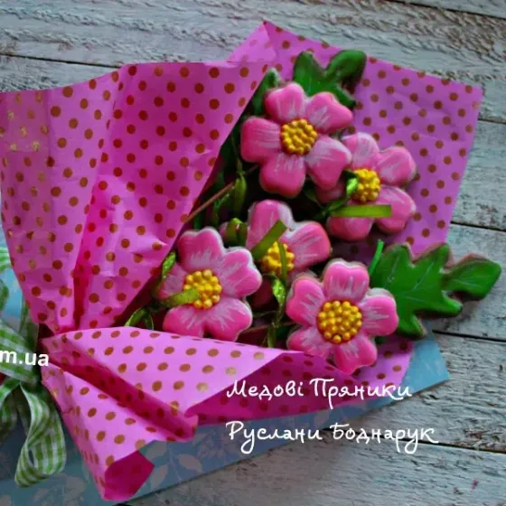 ▷БУКЕТ ПОДАРУНКОВІ ПРЯНИКИ ,МЕДОВІ, ПОДАРУНОК ДЛЯ ЖІНКИ КУПИТИ | Medyanik