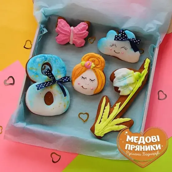 НАБІР ПРЯНИКІВ «ПРОЛІСКИ НА 8 БЕРЕЗНЯ»