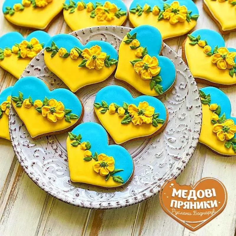 ᐈПРЯНИКИ "КВІТУЧА УКРАїНА" СЕРЦЕ ⭐КУПИТИ ЗАМОВИТИ  МЕДОВІ ІМБИРНІ  СУВЕНІРИ | Medyanik